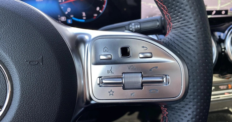 Mercedes-Benz GLB cena 199900 przebieg: 18500, rok produkcji 2023 z Łobez małe 232